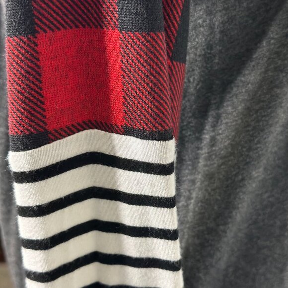 Magic Fit Top with buffalo plaid - Picture 3 of 5